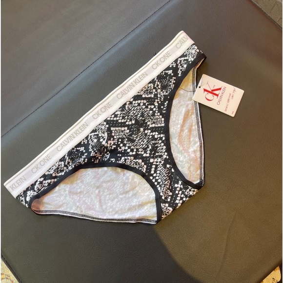 Clothes - Picture 2 of 2